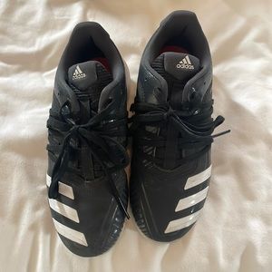 Adidas size 1 cleats. Only worn 7 times on turf.